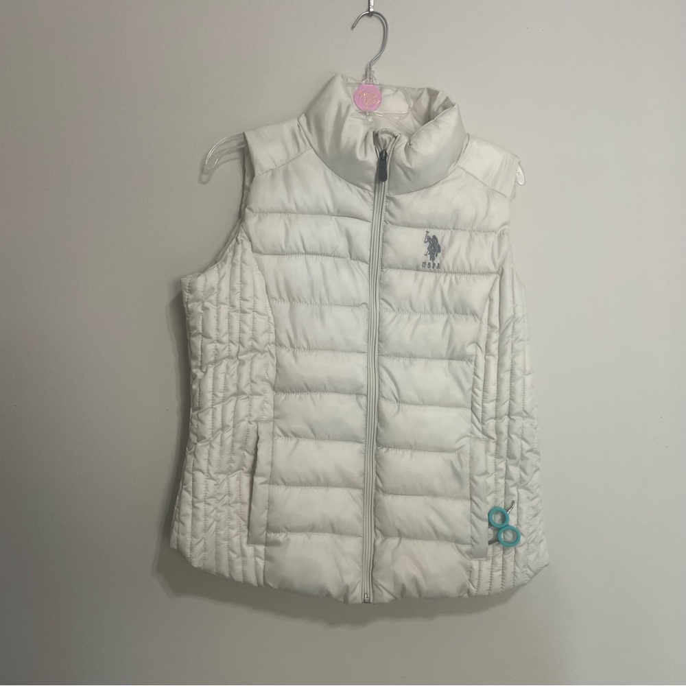 Light Cream‎ Sleeveless Puffer Vest with US Polo Assn logo Size Large